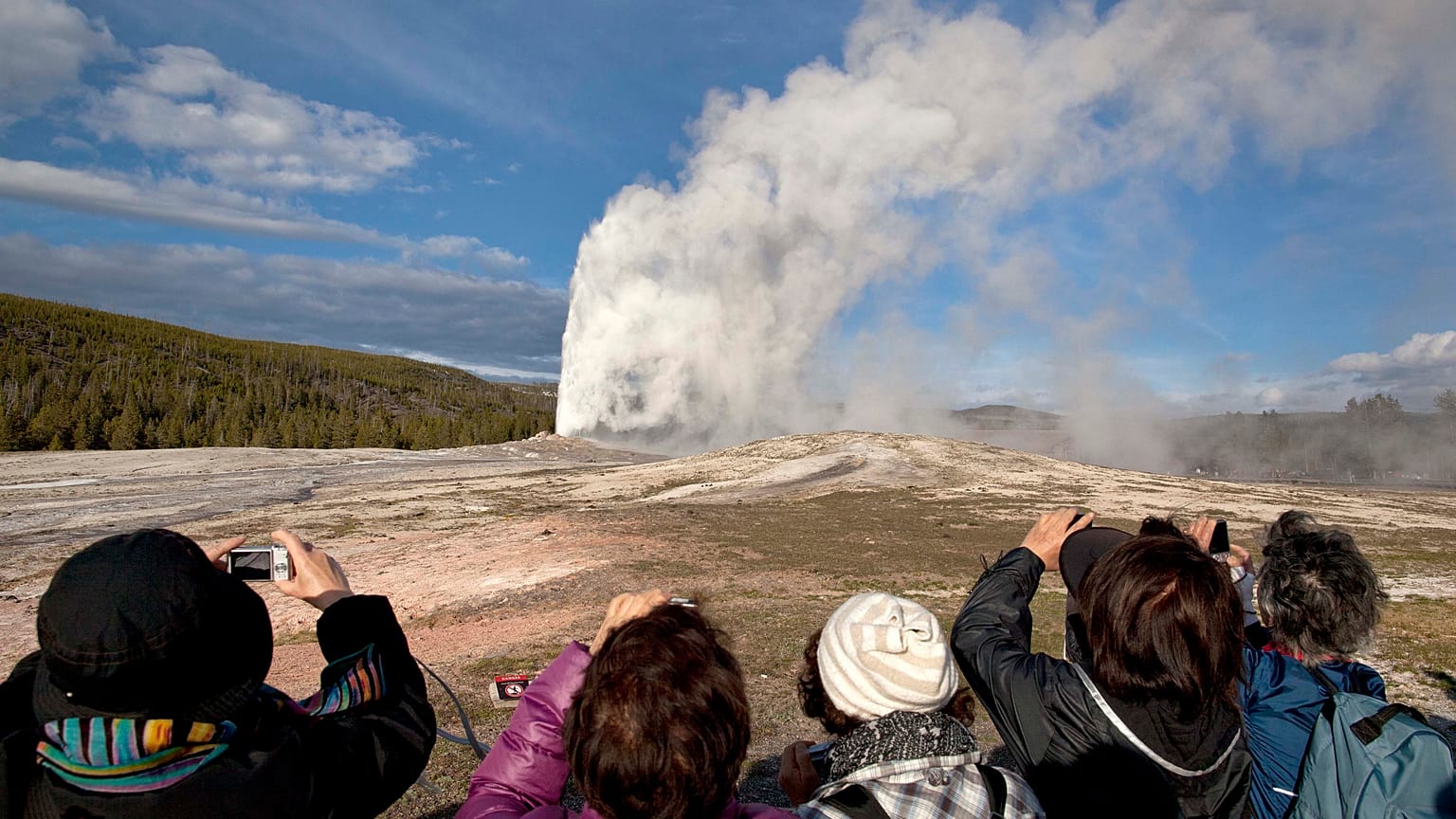 Az Old Faithful egyik kitörése 2011-ben