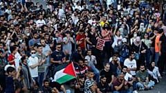 مسيرة احتجاجية ضد السلطة الفلسطينية ورئيسها بعد مقتل الناشط المعارض نزار بنات مؤخرا على أيدي أجهزة السلطة الأمنية. 03/07/2021