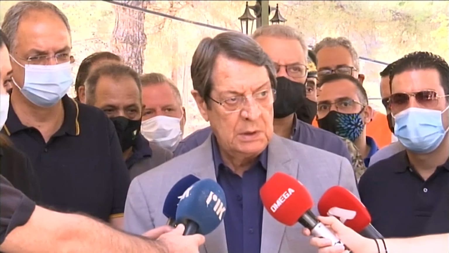 Continuam ativos incêndios em Chipre