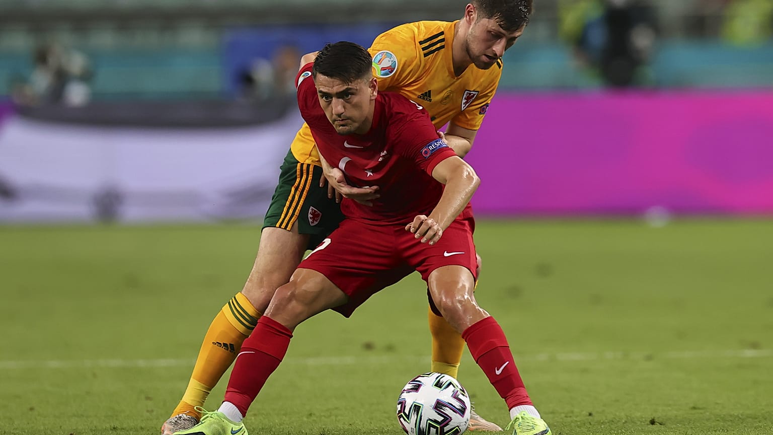 Milli futbolcu Cengiz Ünder