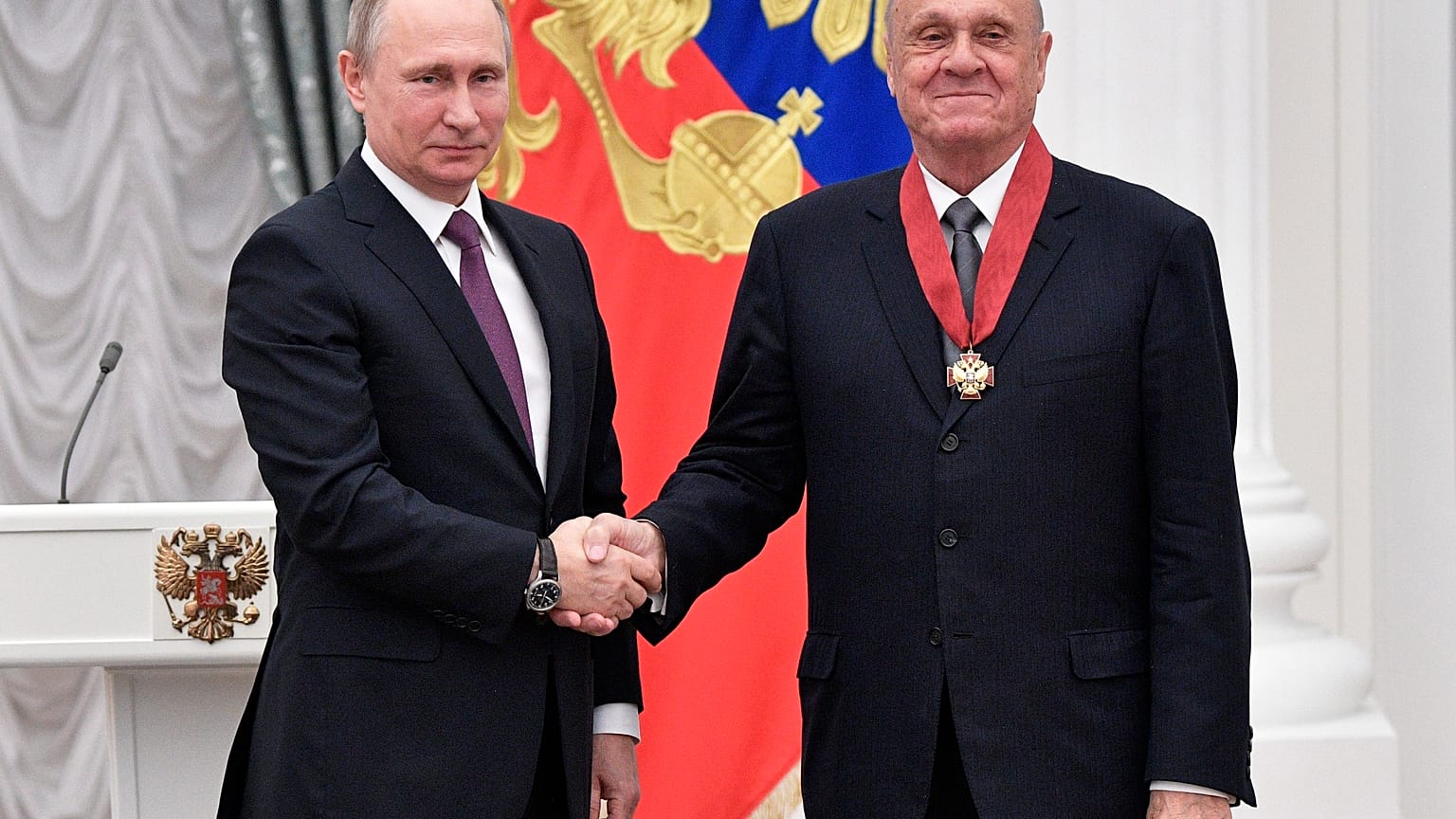 Владимир Меньшов с Владимиром Путиным. 2017 год