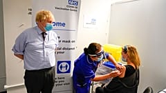 Fallzahlen steigen, Johnson lockert trotzdem