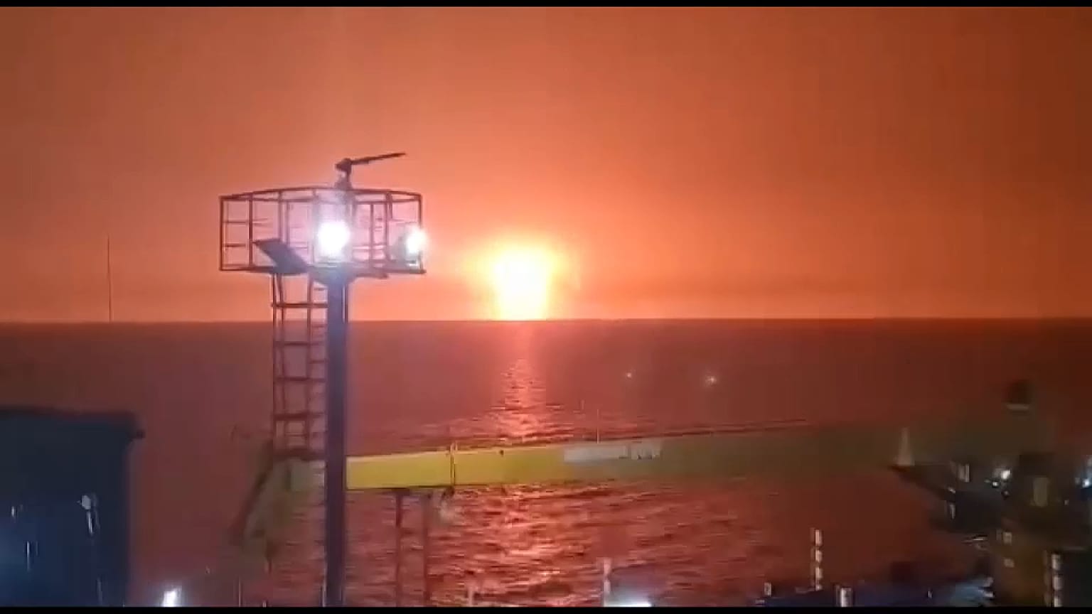 Μια εντυπωσιακή έκρηξη ηφαιστείου λάσπης στην Κασπία Θάλασσα