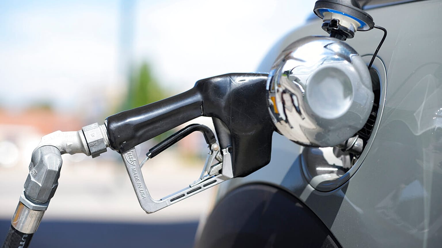 Petrol fiyatlarının artması akaryakıt sektörünü de olumsuz etkileyecek.