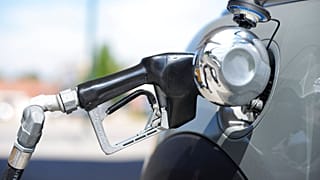 Petrol fiyatlarının artması akaryakıt sektörünü de olumsuz etkileyecek.