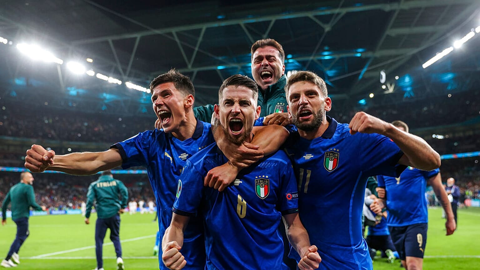 Euro 2020'de ilk finalist penaltılarla İspanya'yı eleyen İtalya oldu.
