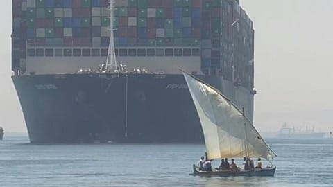 Canal de Suez : le cargo "Ever-Given" libéré après 100 jours d'immobilisation en Egypte
