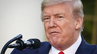 Donald Trump porte plainte contre Facebook, Google et Twitter