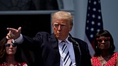 Verletzung der Redefreiheit? Trump klagt gegen Twitter, Google und Facebook