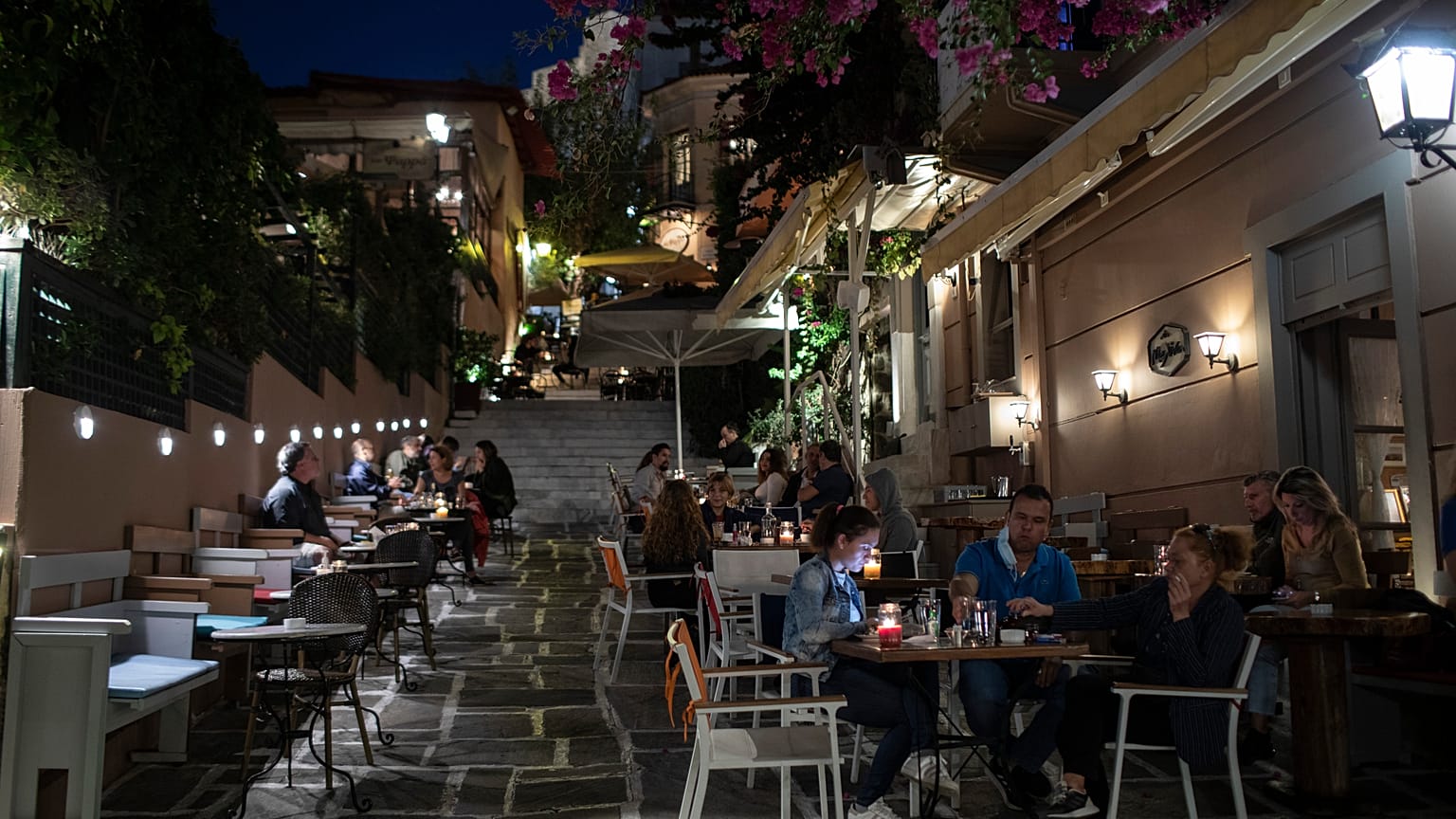 Greece virus outbres