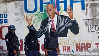 La policía mata a cuatro asaltantes de Moise y detiene a dos