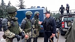لوکاشنکو در میان نظامیان این کشورحاضر شد