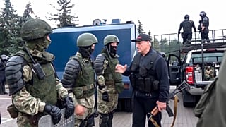 لوکاشنکو در میان نظامیان این کشورحاضر شد