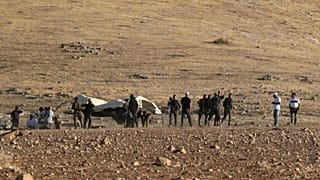 قوات إسرائيلية تطرد بدو من قرية بالضفة الغربية