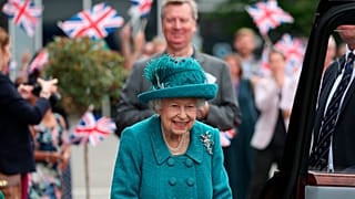 The queen walked the famous cobbled street and visited the studio where the beloved Rovers Return pub is set