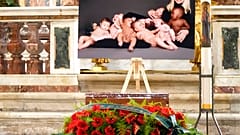 Funeral da cantora italiana Raffaella Carrà realizou-se em Roma