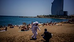 Sur une plage de Barcelone (Espagne), le 09/07/2021