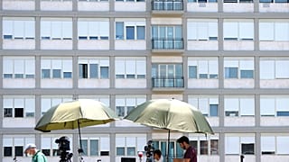 Больница им. Агостино Джемелли, откуда понтифик выступит с проповедью 