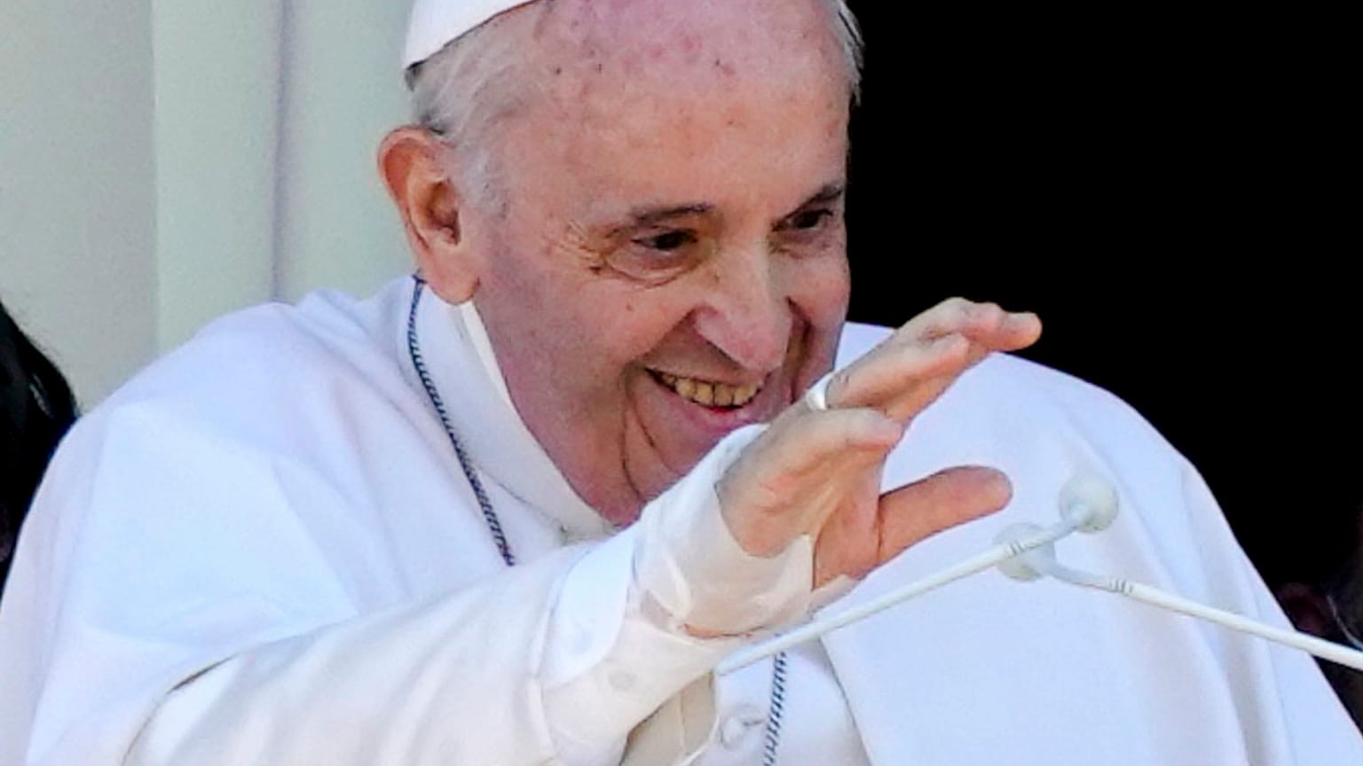 Angelus del Papa dal Gemelli di Roma. "Sanità pubblica è un bene prezioso"