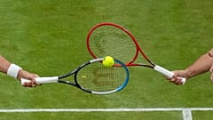 Sfida di racchette sull'erba di Wimbledon. 