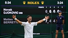 A világelső szerb Novak Djokovic Londonban 2021. július 11-én.