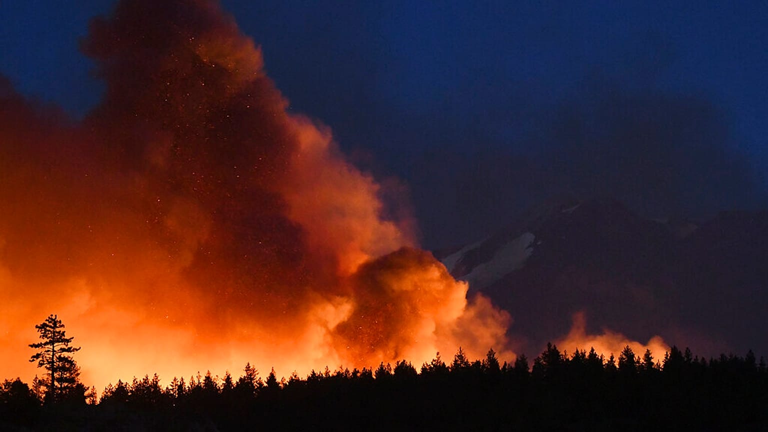 Incêndios florestais nos EUA e Canadá