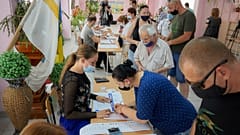 مواطنو مولدوفا يقترعون في انتخابات برلمانية مبكرة، الأحد 11 يوليو 2021