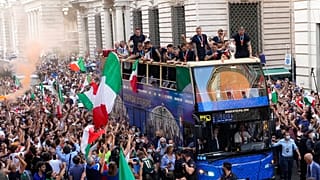 L'Italie a célébré lundi le retour triomphal de sa "Nazionale" sacrée championne d'Europe de football dimanche contre l'Angleterre à Londres.