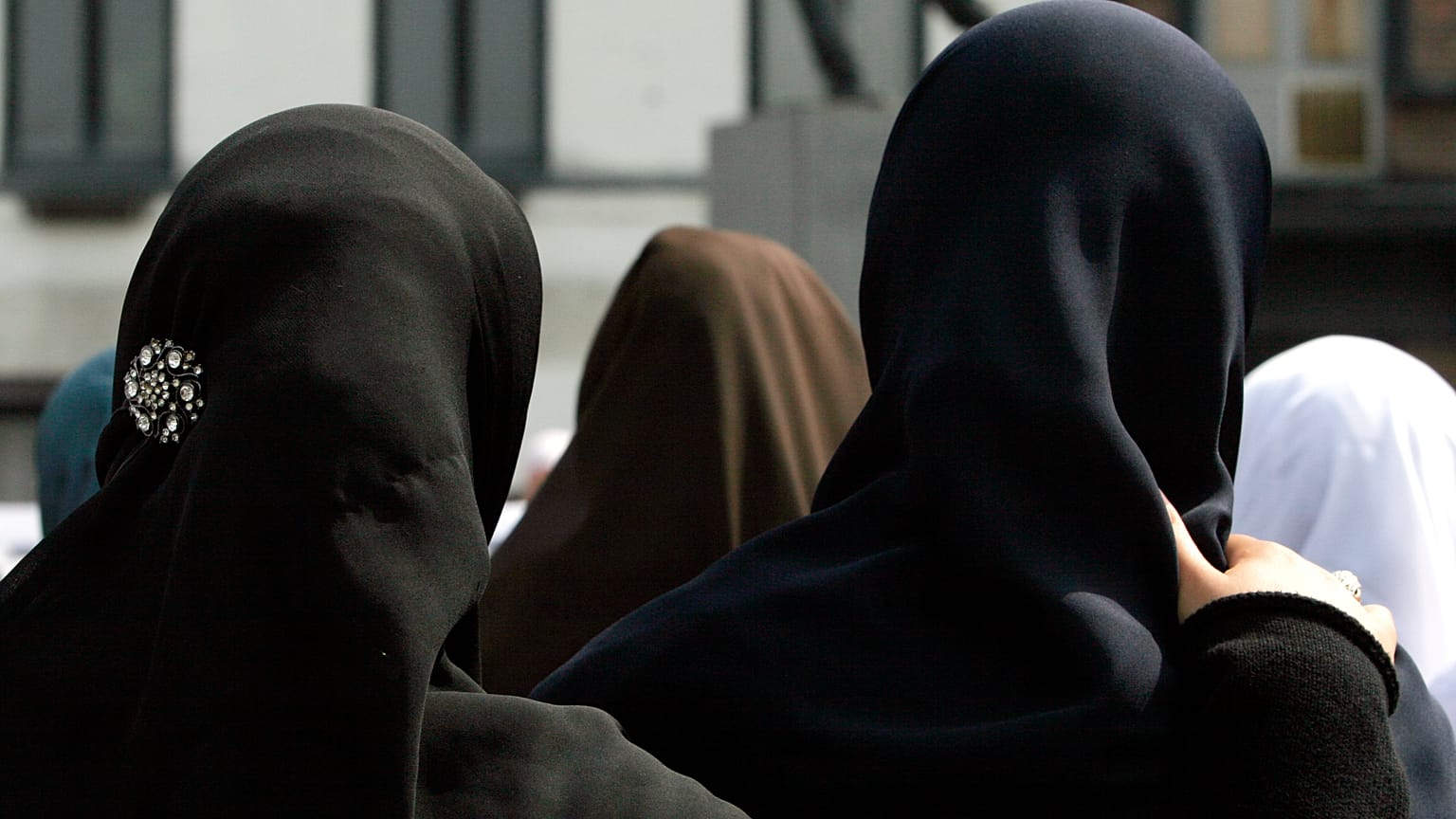 The issue of wearing the Islamic veil has inflamed political debate in Belgium.