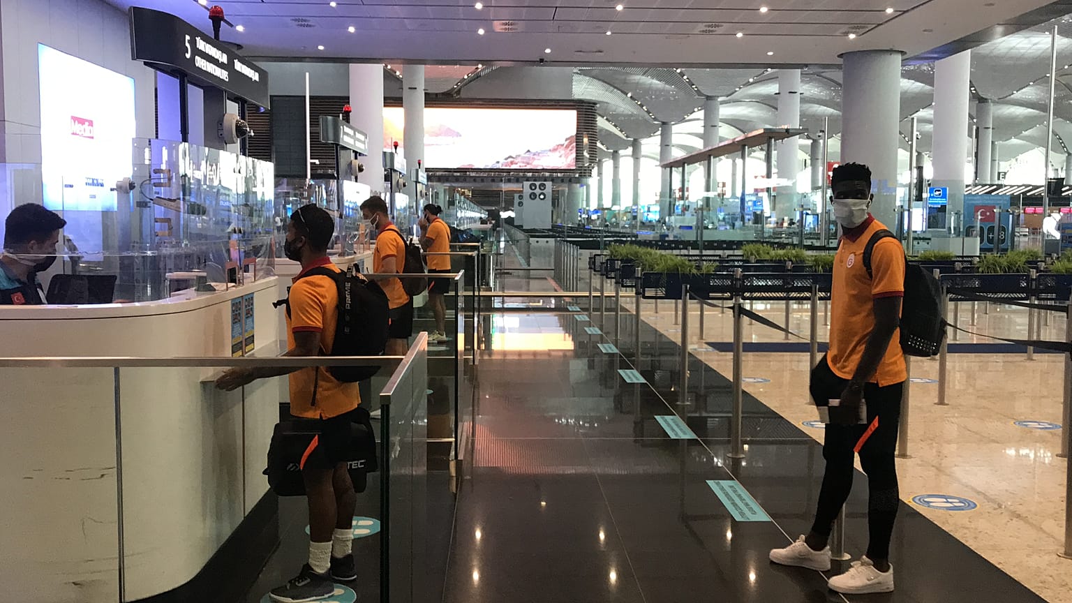 Galatasaray, Olympiakos ile oynayacağı hazırlık maçını iptal etti