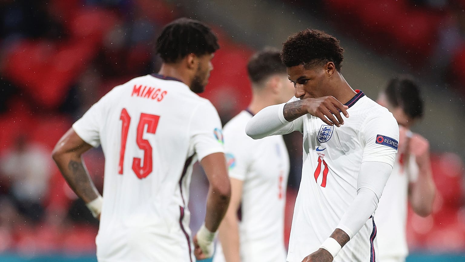 İngiliz futbolcular Tyrone Mings ve Marcus Rashford