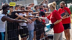 I migranti accolti in una scuola in Lituania. 