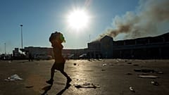 Proteste und Plünderungen: Chaos in Südafrika wegen Zuma-Inhaftierung 