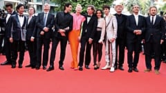 Arrivée de l'équipe de "The French Dispatch" à la 74e édition du Festival de Cannes, le 12 juillet 2021.