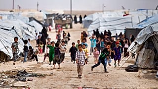Des enfants au milieu des tentes dans le camp d'al-Hol en Syrie, 01/05/2021
