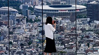 A Nemzeti Stadion és a Tokiói Városi Tornacsarnok látképe, 2021