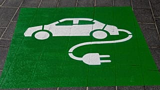 AB ülkeleri, elektrikli araçlara geçmek ve fosil yakıtları azaltmak için ulusal çapta birçok kanun yürürlüğe soktu.