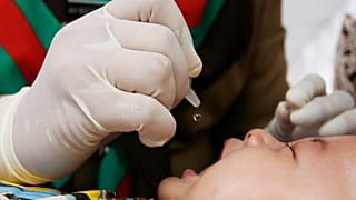 تلقّي ملايين الأطفال لقاحاتهم الدورية