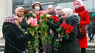 Uniós bíróság: megtilthatják a cégek a hidzsáb viselését