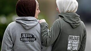 Models tragen Mode des Labels "Style Islam". In Deutschland haben zwei Kopftuchträgerinnen erfolglos geklagt.