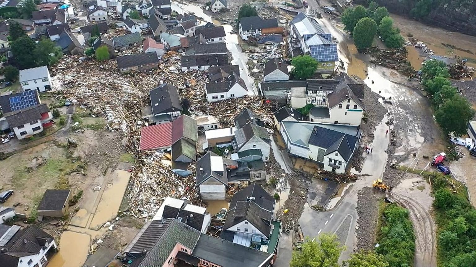 Vue aérienne de la ville de Schuld le 15 Juillet 2021