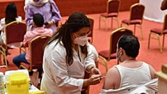 حملة تطعيم الموظفين في قطاع السياحة في تونس. 2021/06/04
