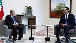 Cumhurbaşkanı Mişel Avn (solda) ve Saad Hariri (sağda)