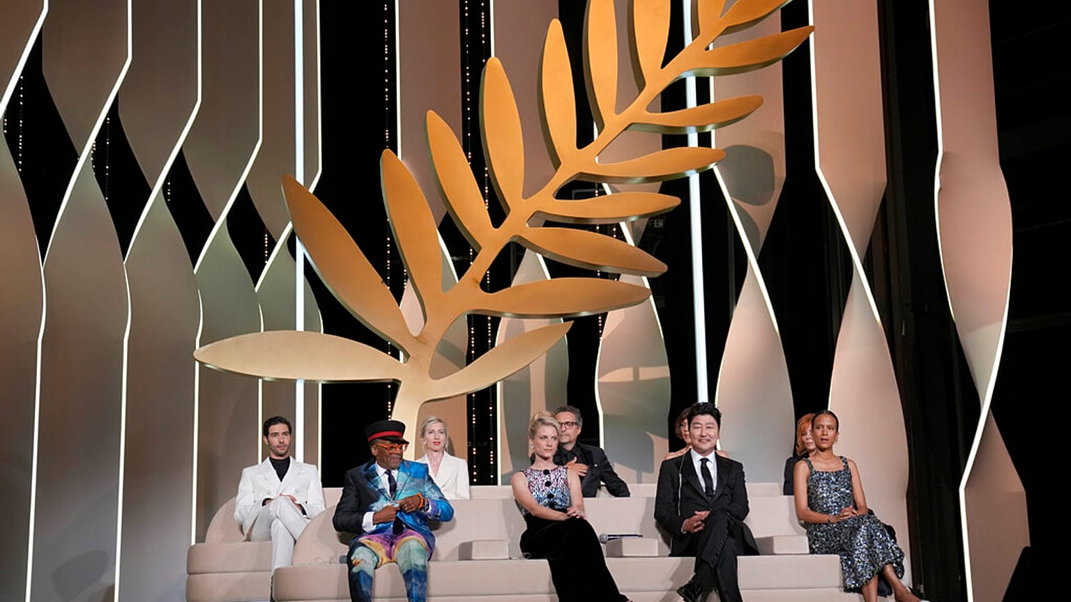 "Titane" recebe Palma de Ouro em Cannes