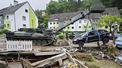 Mentést végző katonai jármű Hagenben