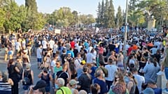 Εκδήλωση διαμαρτυρίας έξω από το Προεδρικό ενάντια στα μέτρα για την πανδημία