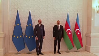 Charles Michel junto a Ilham Alíev este domingo en Bakú