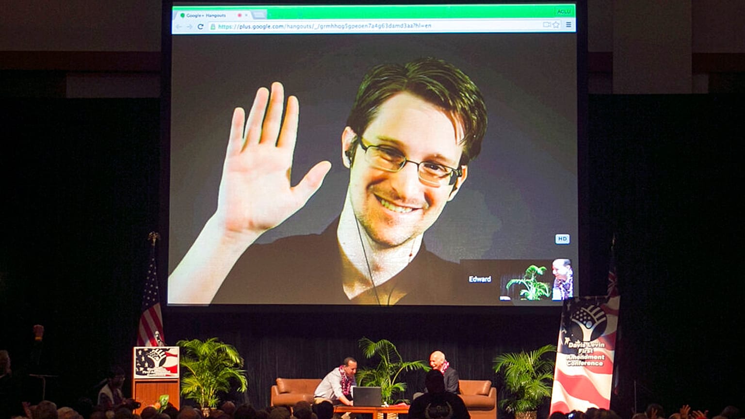 Edward Snowden egy 2015-ös archív fotón