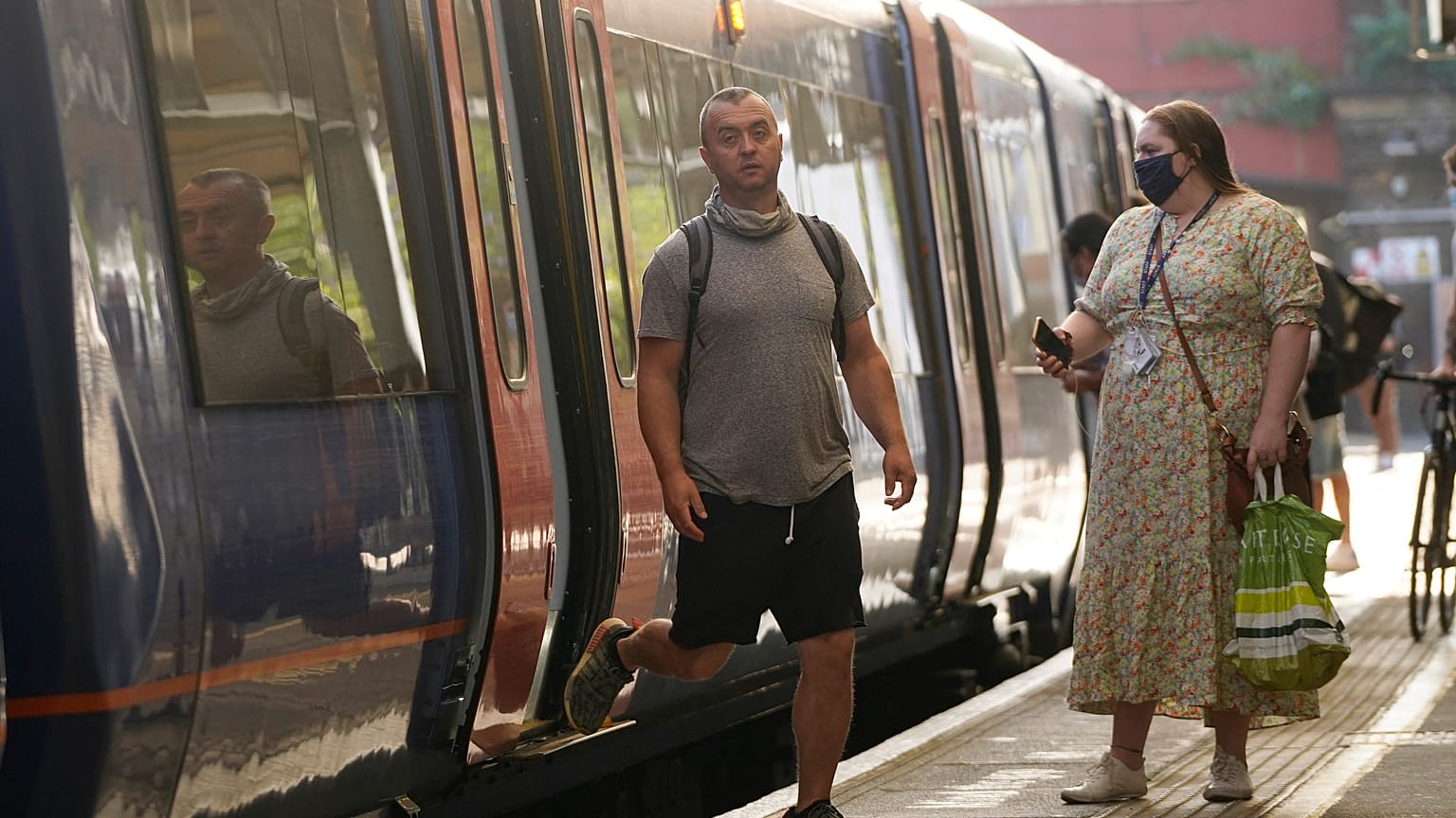 Bahnreisende in London