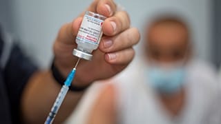 جرعة من لقاح موديرنا